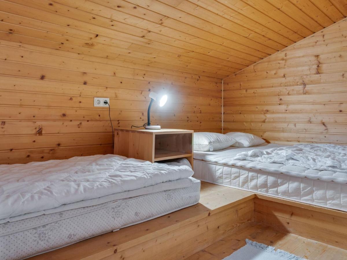 Spacious Chalet In Maishofen Near Forest Exterior foto